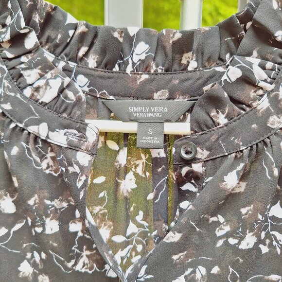 NWT Simply Vera Ruffle Shell Tank - Picture 3 of 6